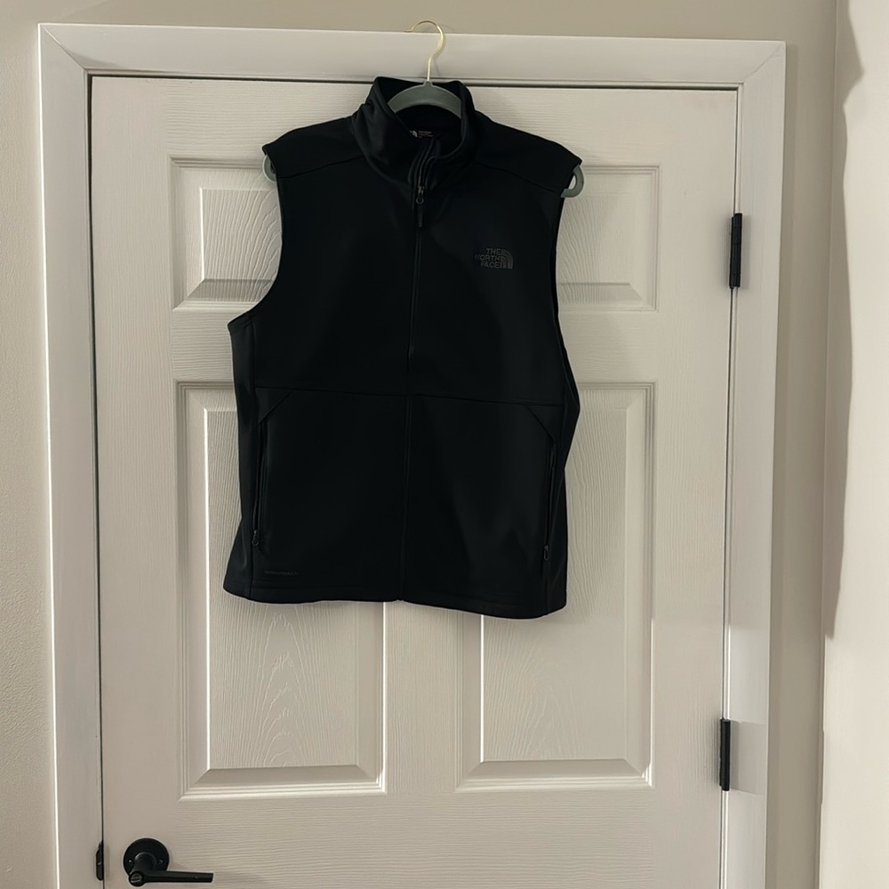 Men’s medium The North Face vest